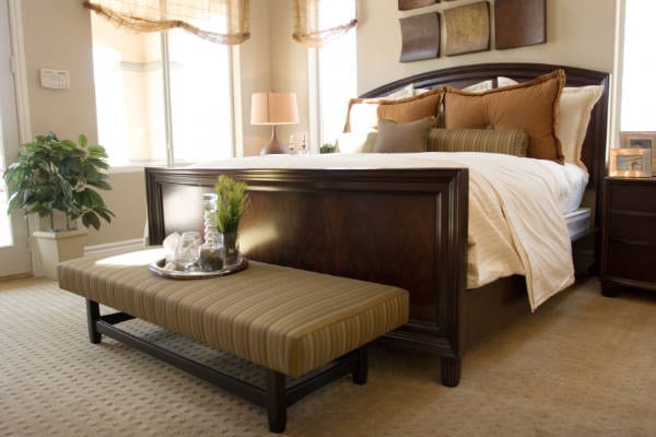 Modern tastefully decorated bedroom